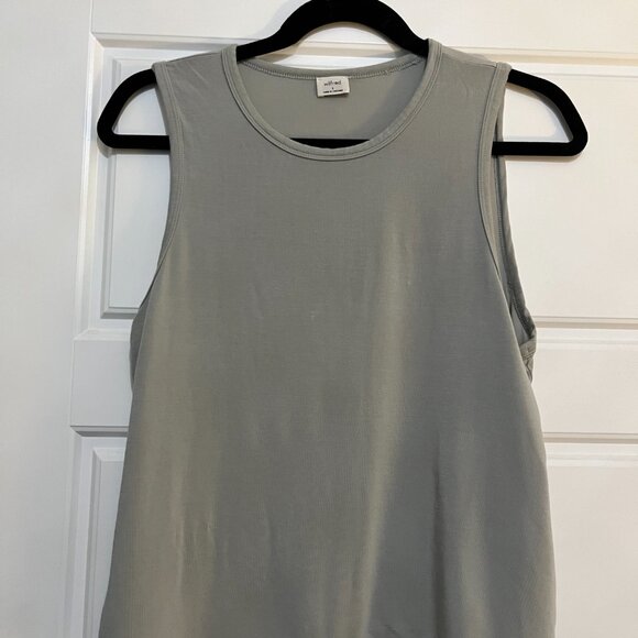 Wilfred beach tank - Picture 4 of 5